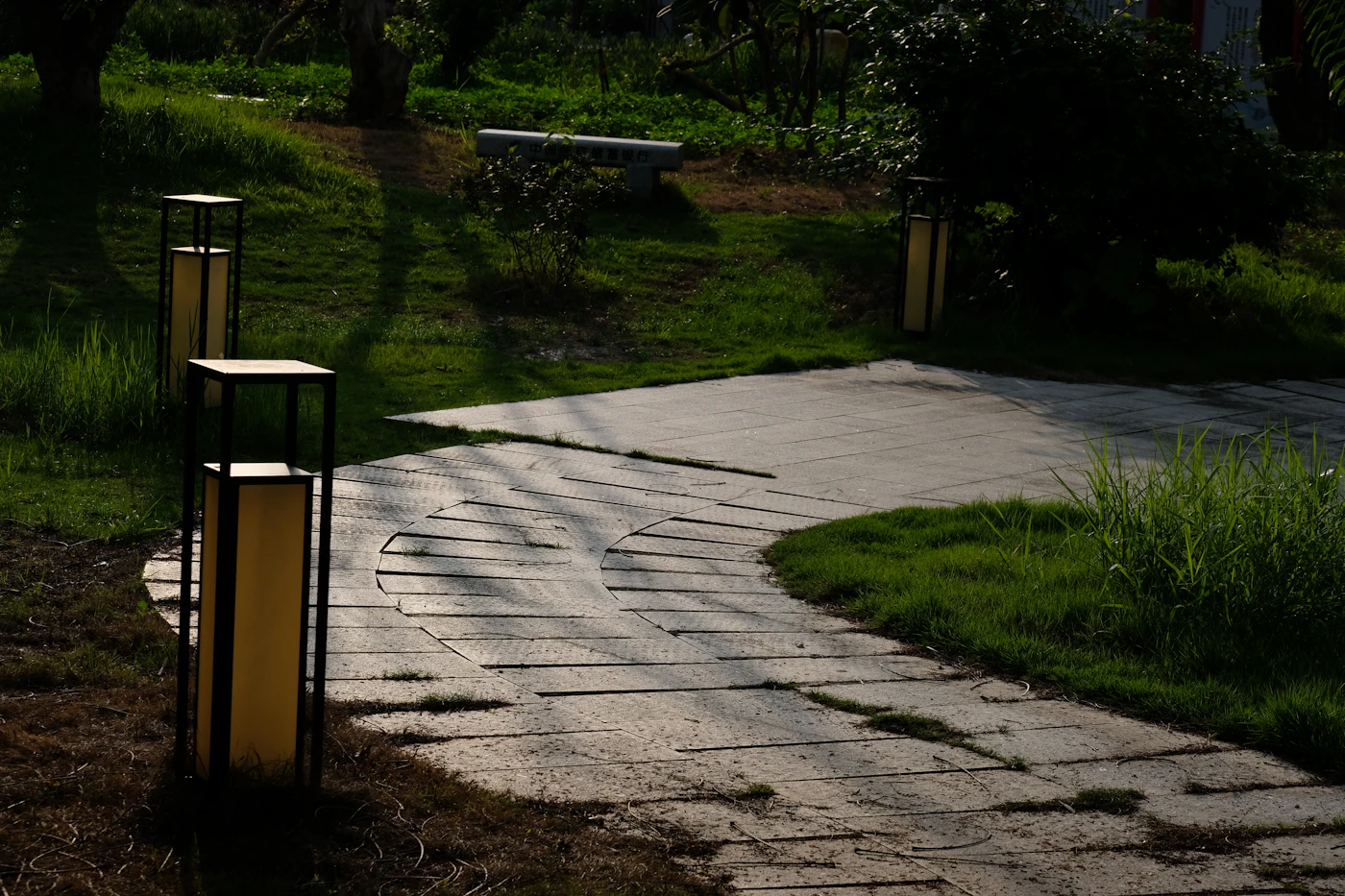 Editorial image for The Everyday Checklist That Takes The Guesswork Out Of Maintaining Outdoor Lighting