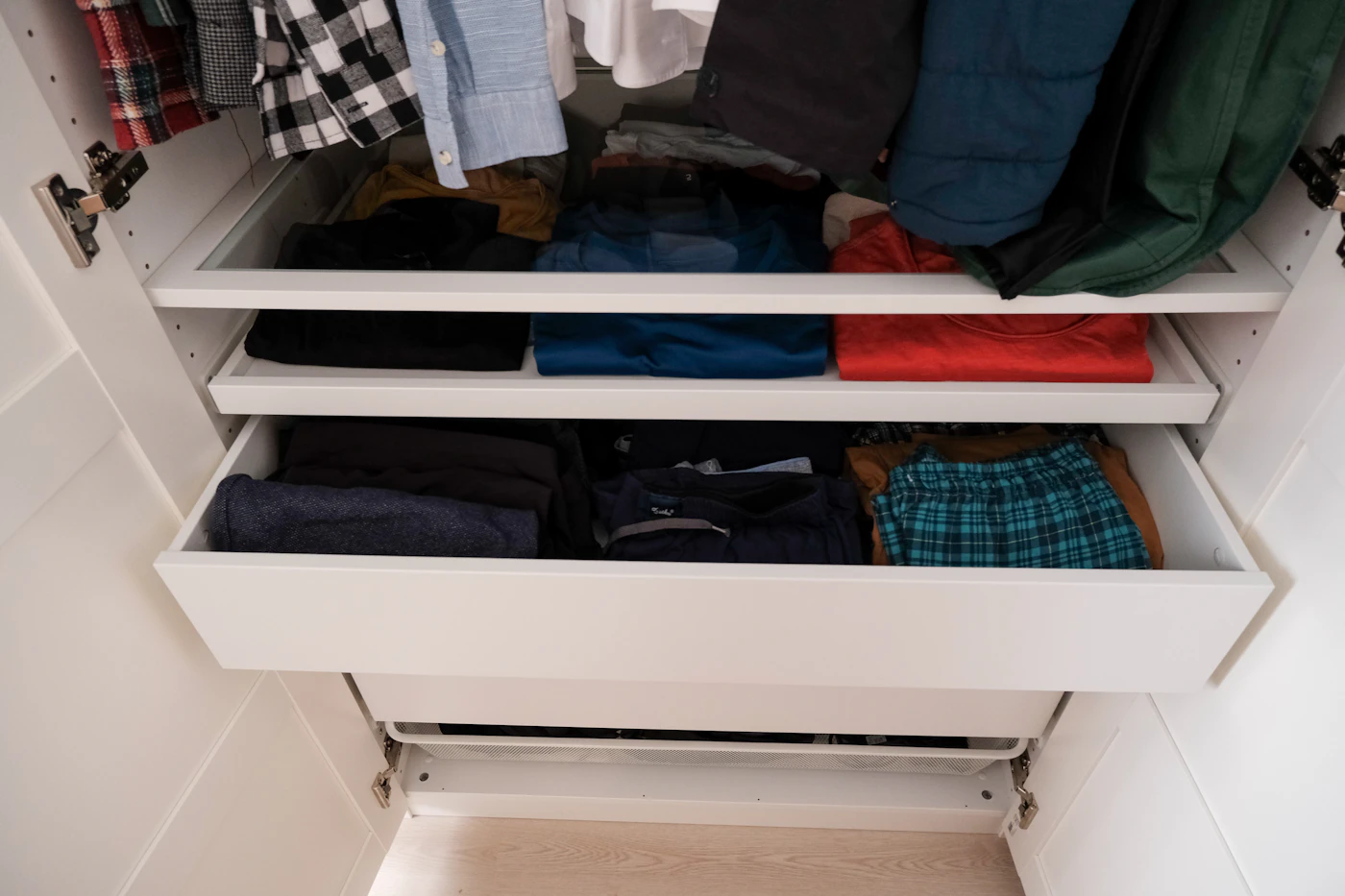 Editorial image for Small Habits That Make A Noticeable Difference In Decluttering A Bedroom Closet