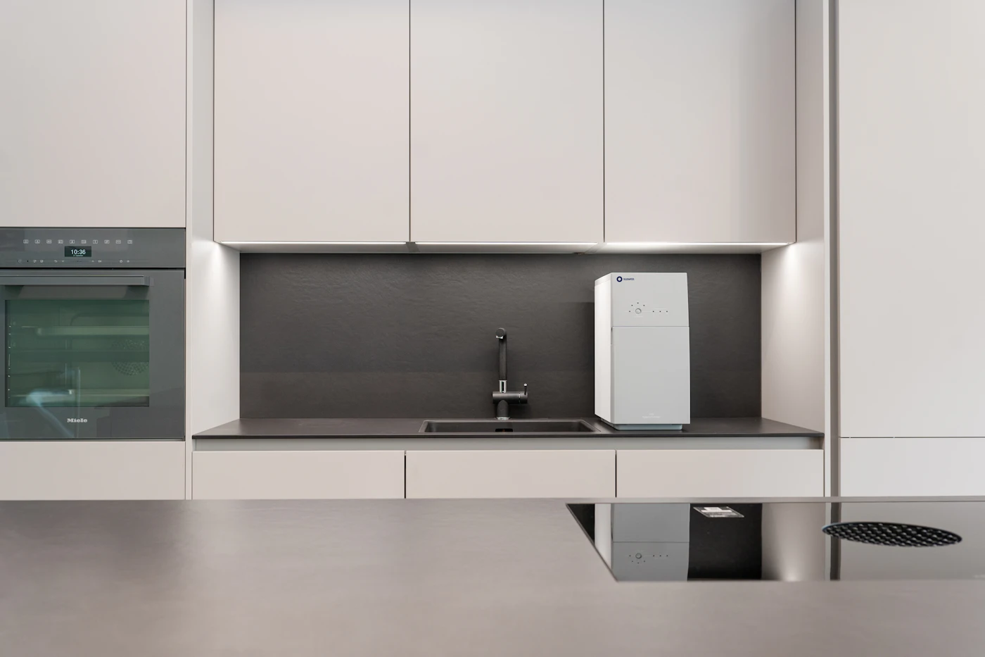Editorial image for Small Habits That Make A Noticeable Difference In Keeping Kitchen Counters Clear