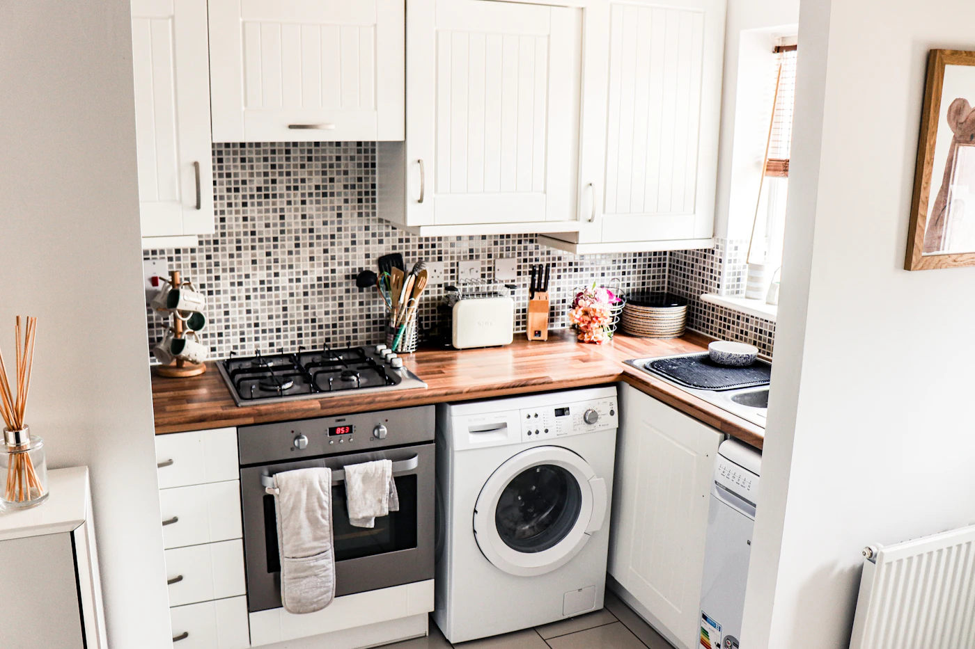 Editorial image for Common Mistakes People Make With Cooking With A Crowded Stovetop And What To Do Instead