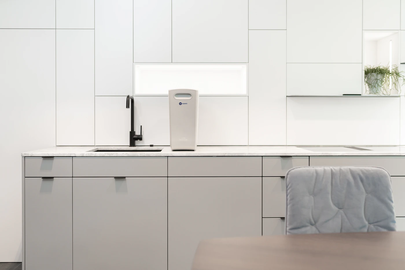 Editorial image for A Realistic Routine For Keeping Kitchen Counters Clear That Is Easy To Maintain
